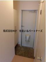 コルリス B棟の玄関|収納もある玄関です