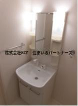 コルリス B棟の洗面所|ゆったりとスペースのある洗面所
