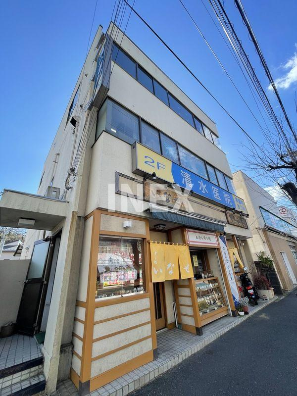 荒井ビルの外観