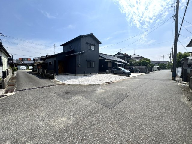 西高泊の前面道路含む現地写真