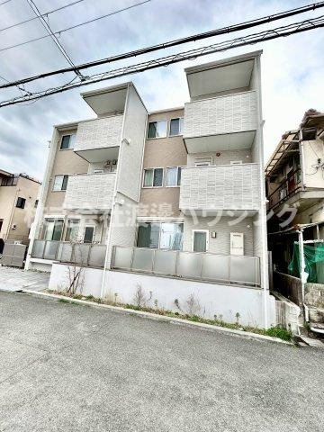 ウェルスクエア江坂の外観