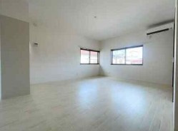 【居間・リビング】 | メゾンドフィナンシェ | 17.7帖のきれいな洋室。