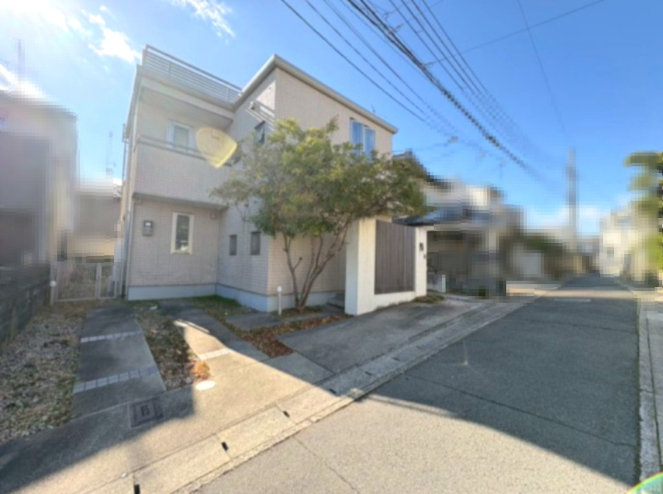 京都市右京区鳴滝中道町の前面道路含む現地写真|車種により制限はございますが、乗用車と軽自動車のご駐車が可能になります♪