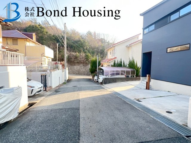 勝美住宅施工のこだわり注文住宅　天が岡　築7年の前面道路含む現地写真