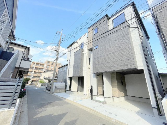【前面道路含む現地写真】 | 三芳町藤久保　新築一戸建住宅　全2棟　(ふじみ野店) | 周辺環境も併せてご案内いたします。是非ご連絡ください！
