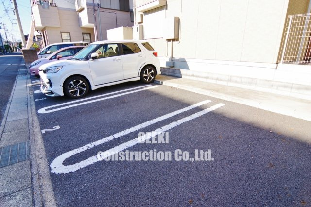 Tip Top Masuko の駐車場