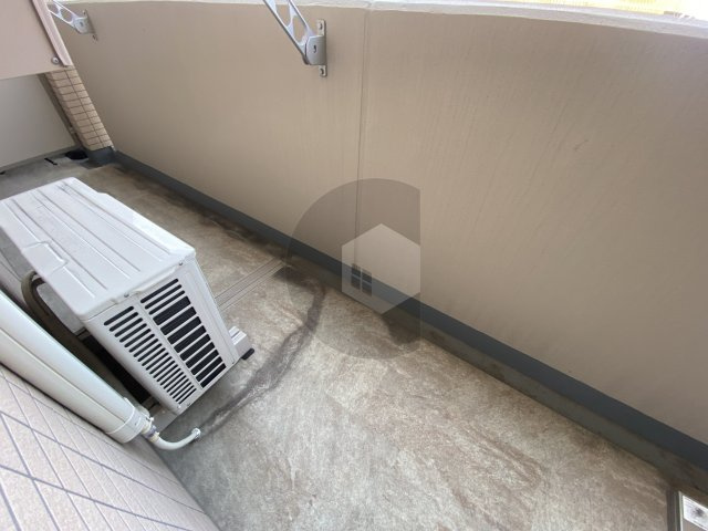 東大阪市上小阪１丁目の賃貸マンションのバルコニー