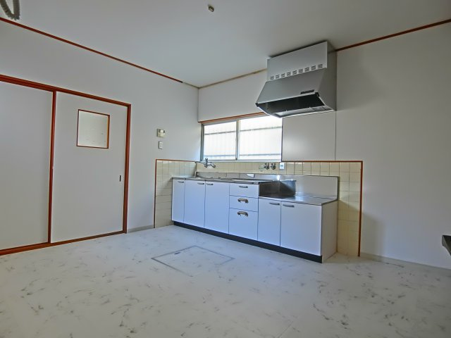 若松町4丁目貸家の居間・リビング