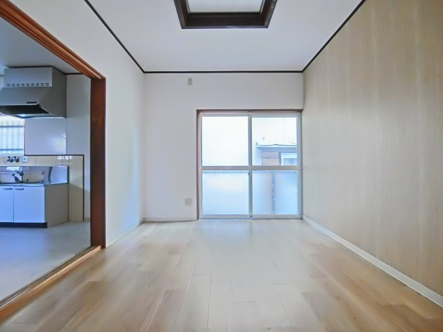 若松町4丁目貸家の居間・リビング