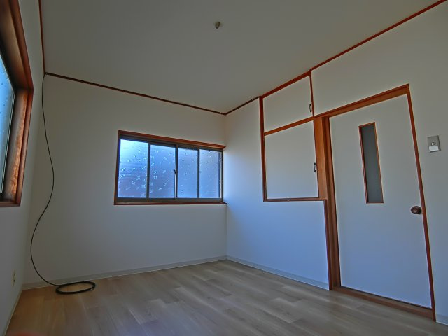 若松町4丁目貸家の洋室