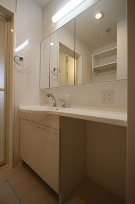 【独立洗面台】 | リヴェール馬出 | 洗髪洗面化粧台