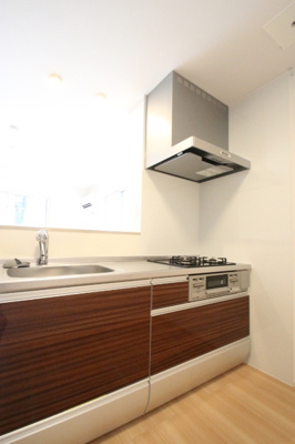 【キッチン】 | D-room地行 | システムキッチン/対面キッチン・3口ガスコンログリル付き
