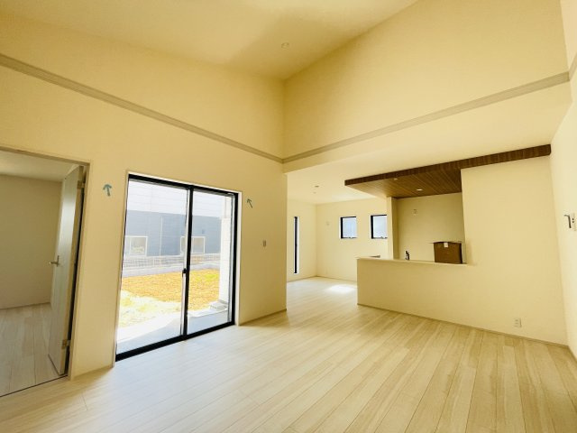 【居間・リビング】 | 深谷市田中第3　リーブルガーデン　新築戸建　全3棟　2号棟 | 2号棟