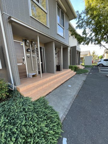 D-ROOMハピネス B棟のエントランス