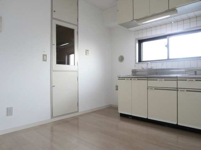 王子ハイツのキッチン|ダイニングキッチンです！