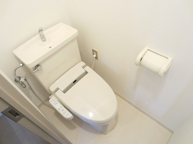 王子ハイツのトイレ|温水洗浄便座付のトイレ！