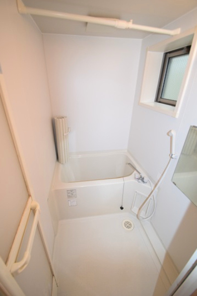 本町ガーデンハイツの浴室