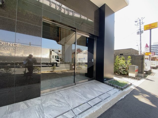 S-RESIDENCE高井田Centralのエントランス