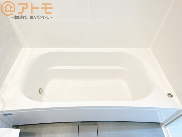 【浴室】 | 清水区北矢部町一丁目　新築戸建　3号棟 | 脚を伸ばしてリフレッシュ♪広々湯舟でお湯に浸かれば疲労回復効果につながります♪