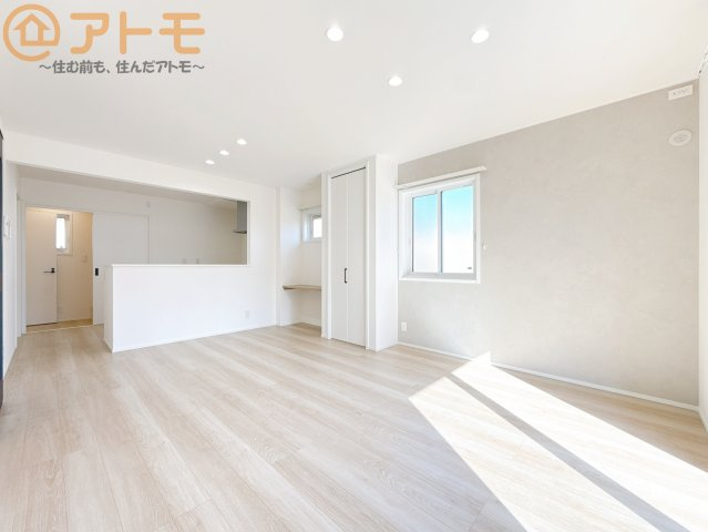 【居間・リビング】 | 清水区北矢部町一丁目　新築戸建　3号棟 | 家族団らんのイメージは、リビングを思い浮かべませんか？リビングこそ広々としたお部屋が良いですね♪