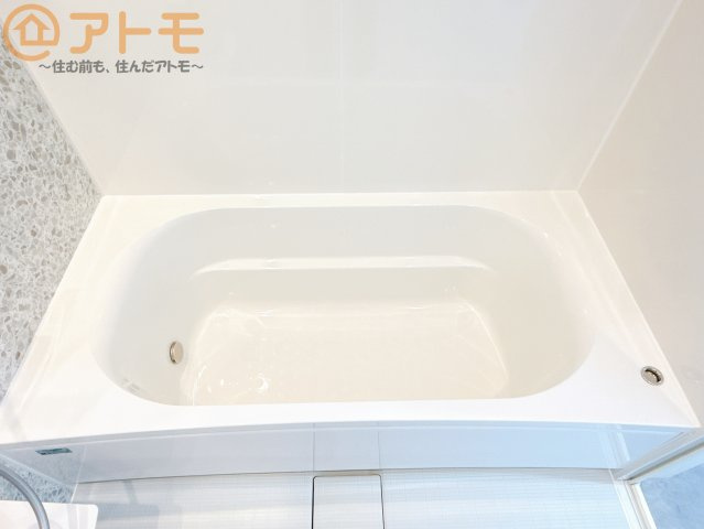 【浴室】 | 清水区北矢部町一丁目　新築戸建　1号棟 | 脚を伸ばしてリフレッシュ♪広々湯舟でお湯に浸かれば疲労回復効果につながります♪