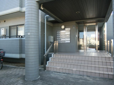 【エントランス】 | キングロードハイツ
