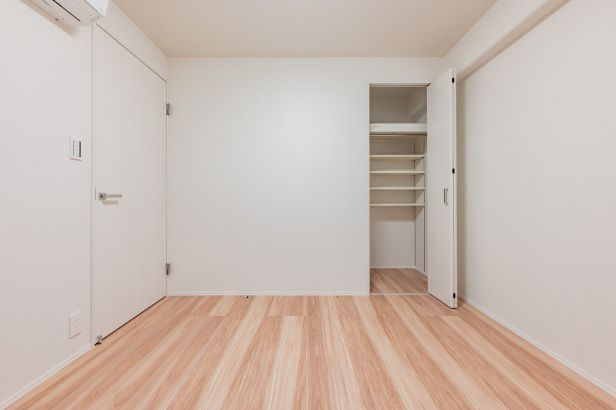 エンゼルハイム十日市場の洋室