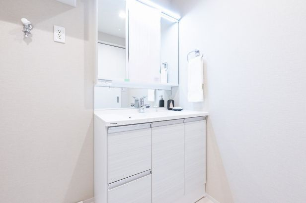 エンゼルハイム十日市場の独立洗面台