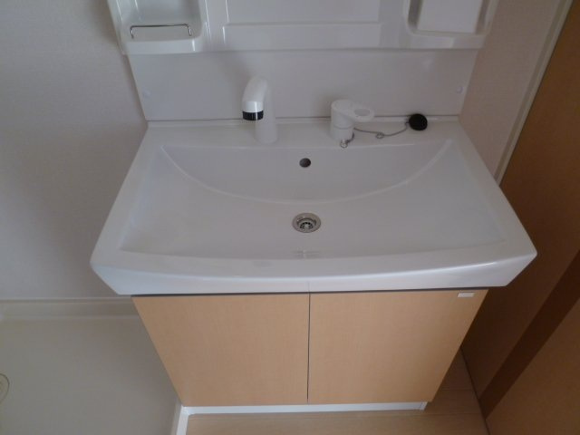 ロココ・モダン舞高の独立洗面台|洗髪洗面化粧台