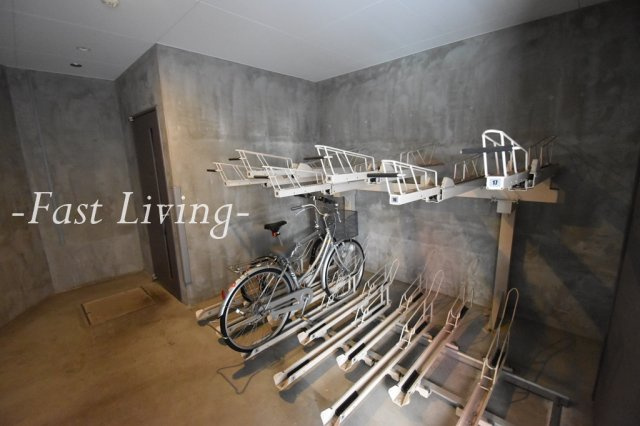 カーサスプレンディッド麹町の駐車場