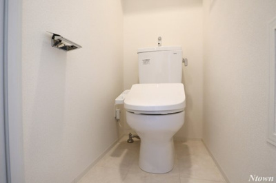 【トイレ】 | ディアレイシャス浅間町ステーションフロント | 落ち着いた色調のトイレです