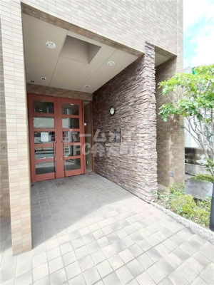 【エントランス】 | スプリングウエスト | 落ち着いたエントランスです