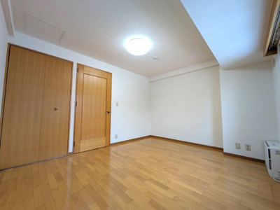 【洋室】 | パシフィック近代美術館前