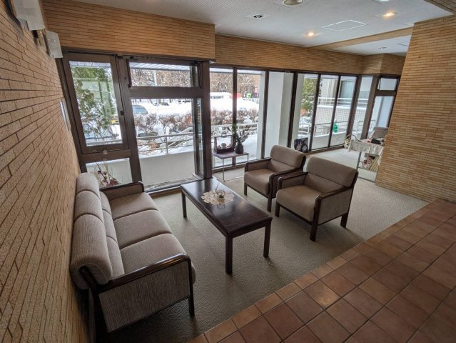 【ロビー】 | パシフィック近代美術館前