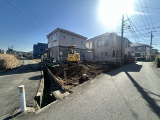 【前面道路含む現地写真】 | 千葉市花見川区武石町２丁目　JR総武中央線「幕張」駅 | 忙しく過ぎゆく日常を置き去るほど、ゆったりした時間が流れる住環境♪♪『快適』は「家」と「街」と「環境」が調和した時に訪れるだと改めて感じさせてくれます。時間の経過と共に味わいが出る素敵な空間へ！！
