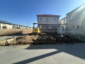 【前面道路含む現地写真】 | 千葉市花見川区武石町２丁目　JR総武中央線「幕張」駅 | 会話が弾むリビング、料理が愉しくなるキッチン、明日への活力を養うベッドルーム。家はただ生活する場ではなく、暮らしを愉しく、快適にする場所。四季を通じて自然と触れ合えるスポットが周辺には盛りだくさん！！