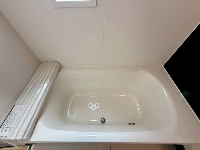 クレイドルガーデン那覇市識名 第３・１号棟の浴室|浴槽