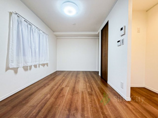 【子供部屋】 | 新宿ローヤルコーポ | 洋室　7帖