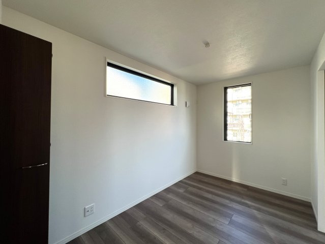 誰もが住みたい湘南台～静かに電車を眺める暮らし～【藤沢市湘南台４丁目新築戸建】の洋室|きれいな洋室です