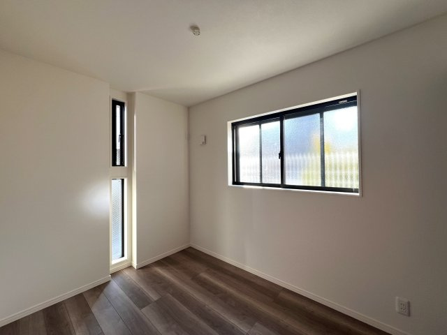 誰もが住みたい湘南台～静かに電車を眺める暮らし～【藤沢市湘南台４丁目新築戸建】の洋室|スタンダードな洋室です