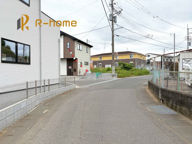 土浦市上高津2期　新築戸建て　1号棟の前面道路含む現地写真|堂々！建物完成♪実際のお部屋をご見学可能です♪
ご見学が一番の資料！お気軽にお問い合わせ下さい♪