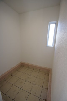 【収納】 | 【仲介手数料無料！！】多摩市桜ケ丘1丁目　新築戸建て（全2棟）1号棟　6290万円 | 玄関土間収納