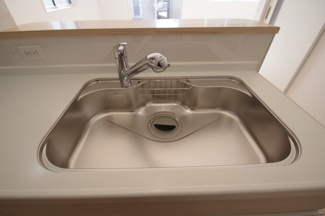 【キッチン】 | 【仲介手数料無料！！】多摩市桜ケ丘1丁目　新築戸建て（全2棟）1号棟　6290万円 | 浄水器付き水栓