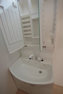 【洗面所】 | 【仲介手数料無料！！】多摩市桜ケ丘1丁目　新築戸建て（全2棟）1号棟　6290万円