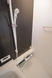 【浴室】 | 【仲介手数料無料！！】多摩市桜ケ丘1丁目　新築戸建て（全2棟）1号棟　6290万円