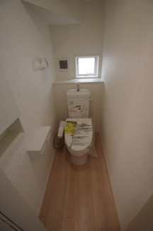 【トイレ】 | 【仲介手数料無料！！】多摩市桜ケ丘1丁目　新築戸建て（全2棟）1号棟　6290万円