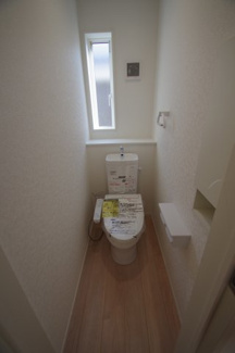 【トイレ】 | 【仲介手数料無料！！】多摩市桜ケ丘1丁目　新築戸建て（全2棟）1号棟　6290万円