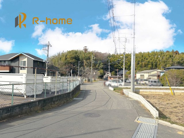 土浦市上高津2期　新築戸建て　2号棟の前面道路含む現地写真|『今から見たい！』大歓迎です♪
お気軽にＲ－ｈomeまでお問い合わせください。