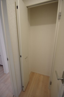 【収納】 | 【仲介手数料無料！！】多摩市桜ケ丘1丁目　新築戸建て（全2棟）2号棟　6090万円 | 玄関収納