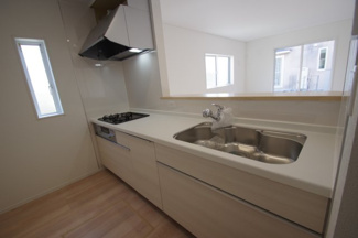 【キッチン】 | 【仲介手数料無料！！】多摩市桜ケ丘1丁目　新築戸建て（全2棟）2号棟　6090万円